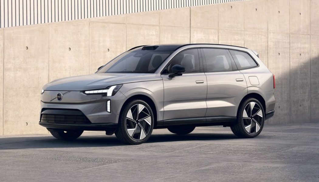 Volvo Unveils Electric 2024 EX90 SUV With 300 Miles of Range