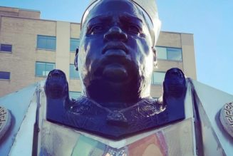 Biggie Smalls Statue Unveils by Brooklyn Bridge