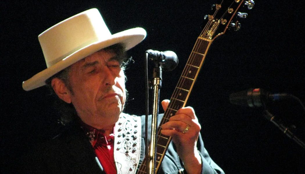 Bob Dylan Says He’s a Fan of Eminem, Metallica, and Wu-Tang Clan