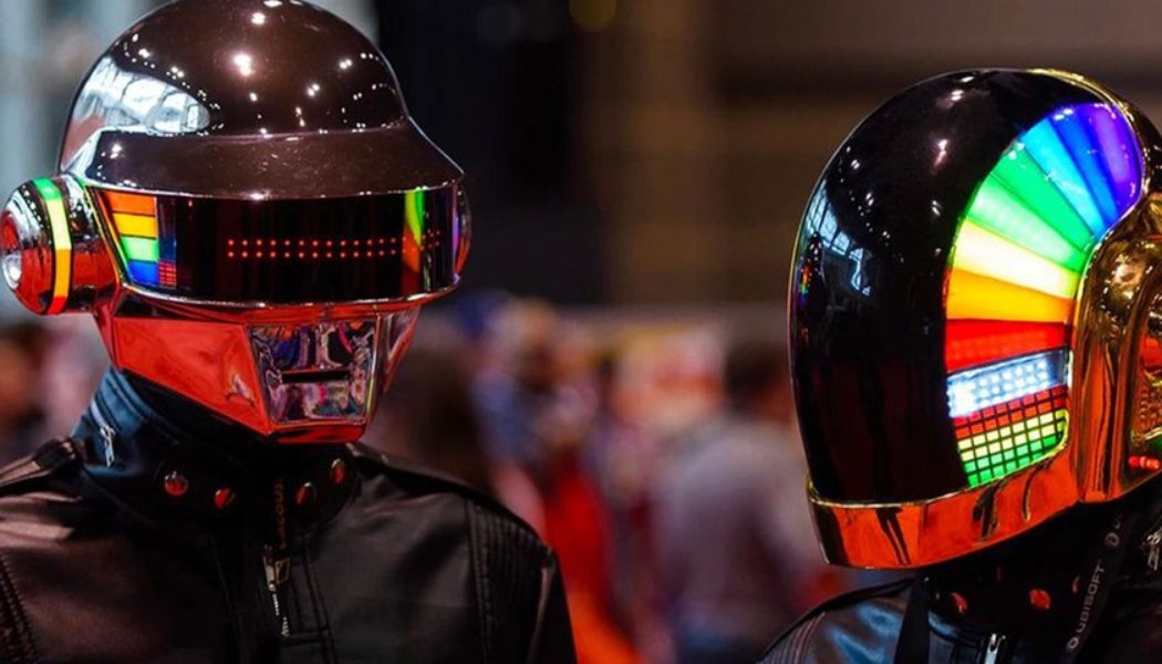 Daft Punk Shares Rare Live Performance Video of “Rollin’ & Scratchin'” With No Helmets