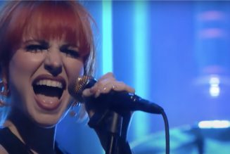 Hayley Williams Doesn’t “Dare” Play Guitar Live Because of Sexist Comments