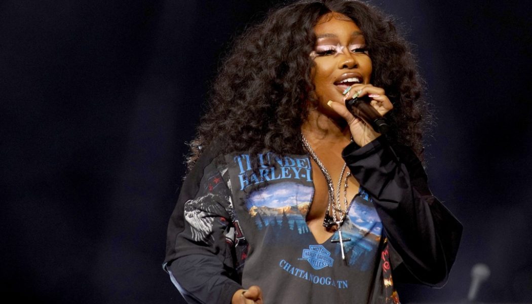 Here’s What SZA Had to Say When a Fan Asked for a Hayley Williams Collab