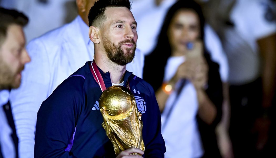 Lionel Messi beats an egg on Instagram