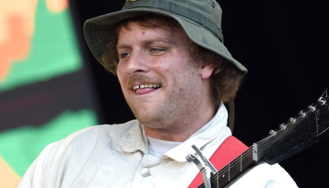 Mac DeMarco Covers “It’s Beginning to Look a Lot Like Christmas”