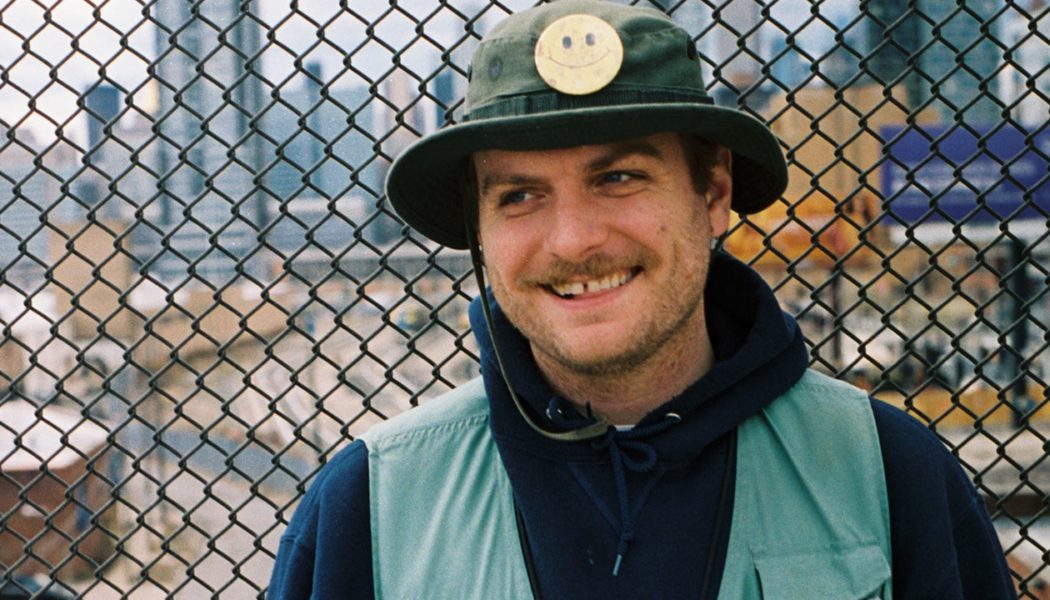 Mac DeMarco Covers “It’s Beginning to Look a Lot Like Christmas”: Watch