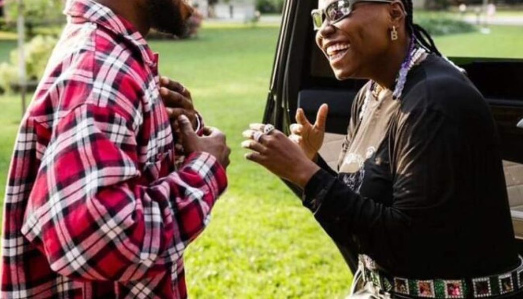 PHOTOS: Singer Teni Flaunts New Look