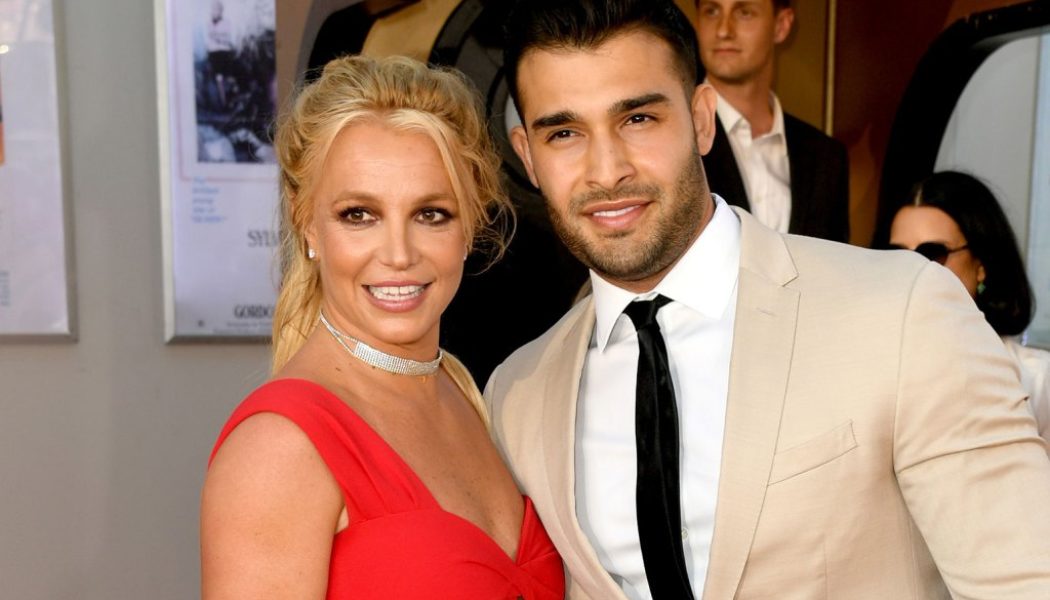 Sam Asghari Defends Britney Spears‘ NSFW Photos, But Would ’Prefer’ She ‘Never Posted’ Them