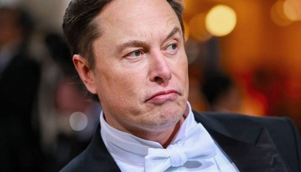 Tesla Stocks Plummet, Losing Over $800 Billion USD in Market Value in 2022