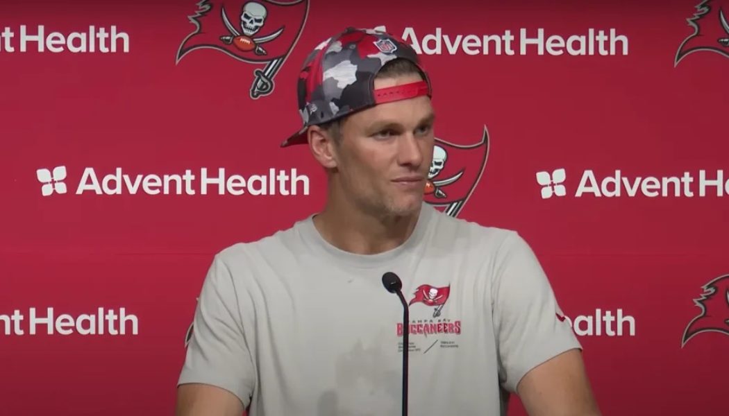 Tom Brady gives sarcastic response to Jalen Hurts stats at press conference