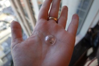 Another company has stopped working on smart contact lenses