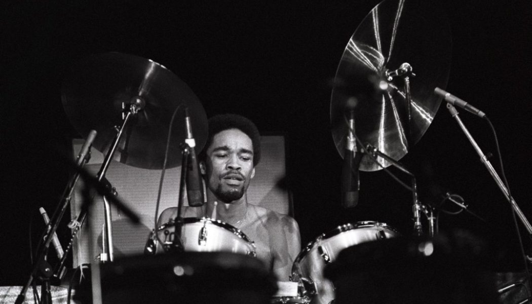 Fred White, Drummer of Earth, Wind & Fire, Dies at 67