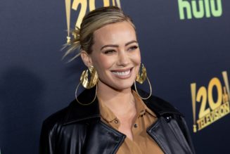 Hilary Duff Dishes on ‘Smooching It Up’ With Former Costar John Corbett on ‘How I Met Your Father’