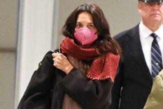 Katie Holmes’s Trendy Anti-Skinny Jeans Are the Ideal Airport Jeans