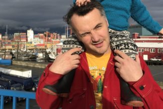 Mount Eerie Shares New Song “Huge Fire”: Listen