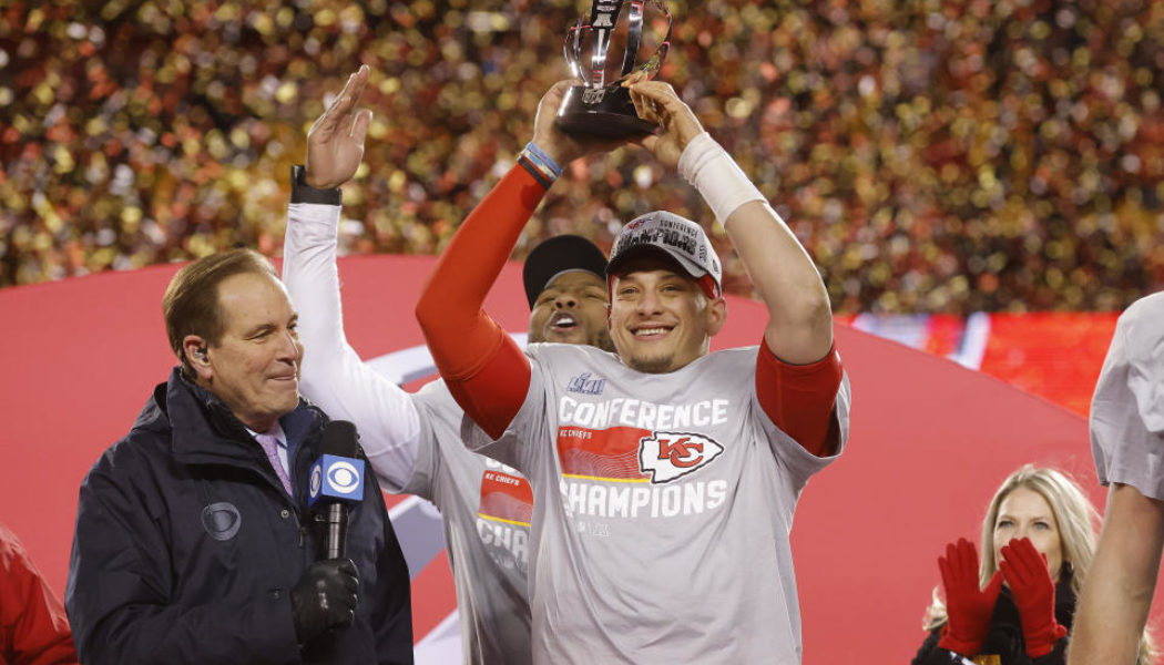 Super Bowl 2023: Chiefs 'show it's Arrowhead, not Burrowhead,' beat Bengals thanks to late penalty to win AFC - Yahoo Sports