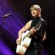 Taylor Swift Set to Take U.K. Chart Crown With ‘Midnights’