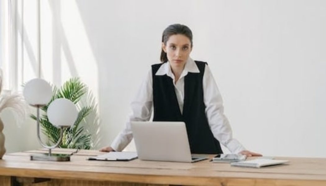 The benefits of using a standing desk for promoting a healthy brain function - Hindustan Times