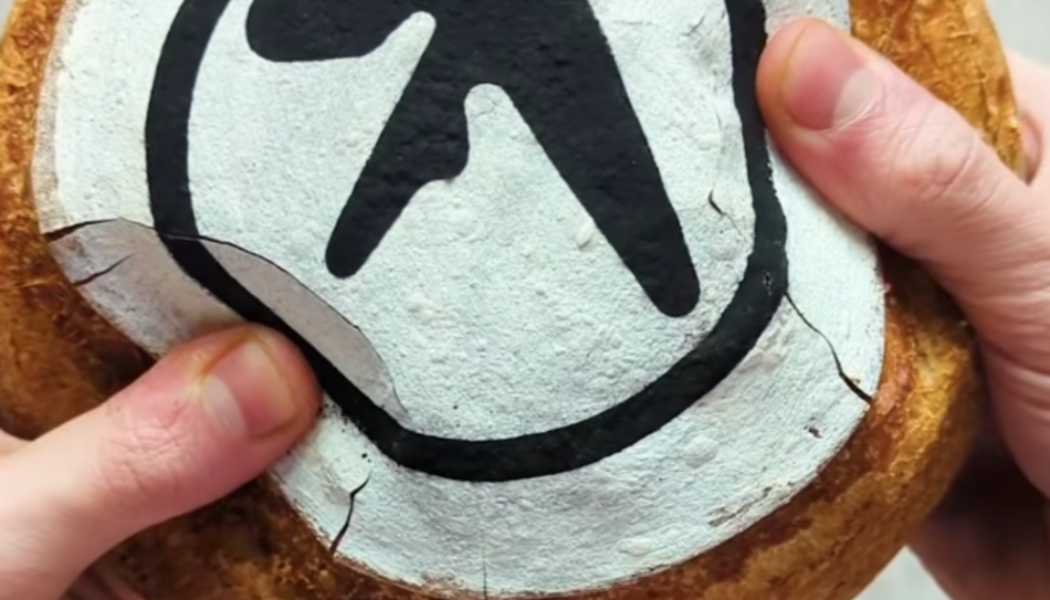 This Artist Somehow Turned a Loaf of Bread Into the Artwork of Aphex Twin’s Debut Album