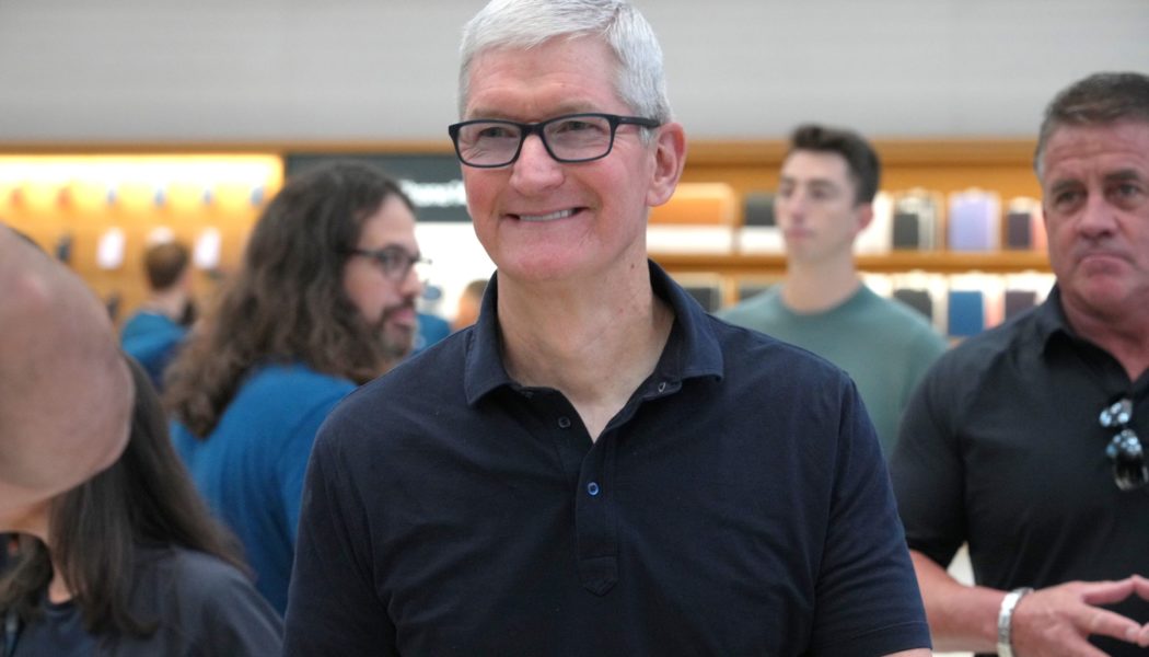 Tim Cook takes a $35 million pay cut that he recommended