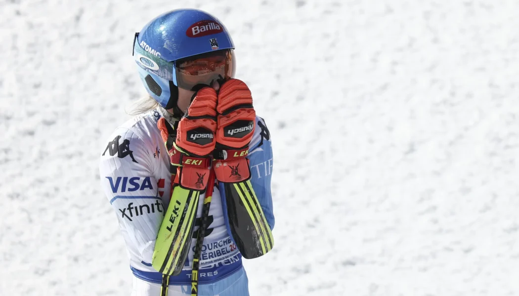 American skier Shiffrin wins gold in giant slalom at worlds - The Associated Press - en Español