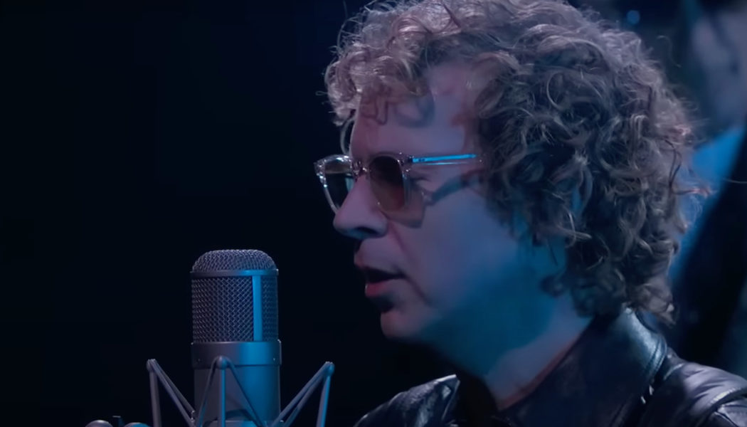 Beck Performs “Thinking About You” on Kimmel: Watch