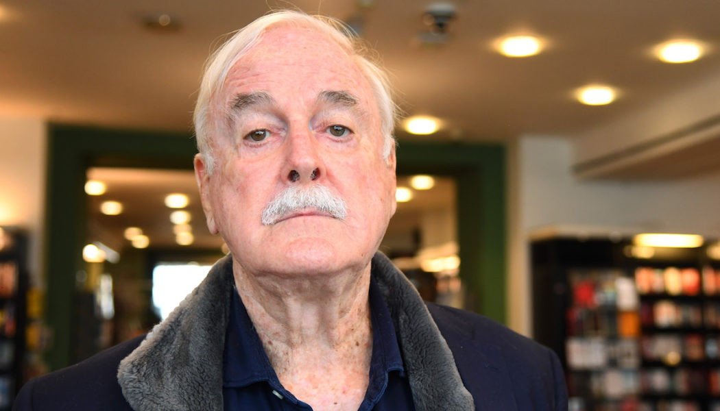 John Cleese to Write and Star in New Fawlty Towers Revival