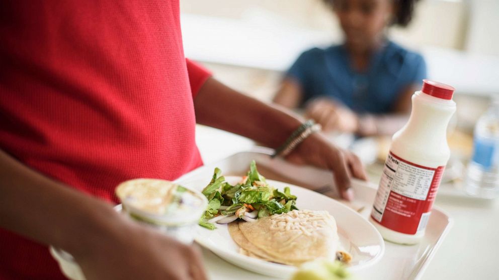 PHOTO: Students eat lunch in school cafeteria in this undated file photo.