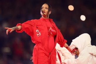 Rihanna, Pregnant, Headlines Super Bowl Halftime Show: Watch