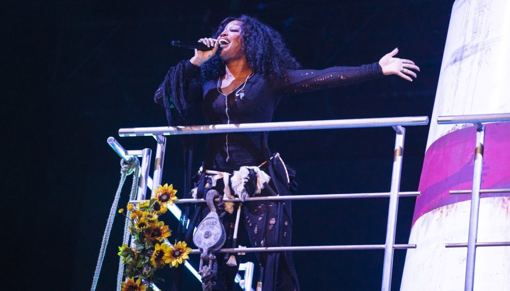 SZA Smoothly Sails Through “SOS Tour” Opener in Columbus, Ohio: Setlist + Video