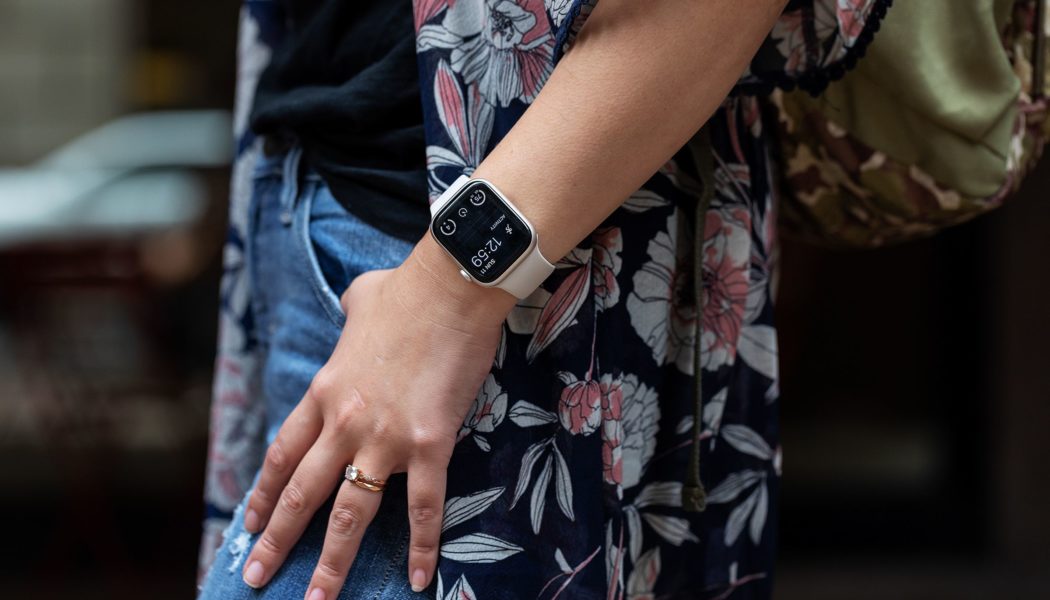 Future Apple Watches could automatically accessorize with their bands