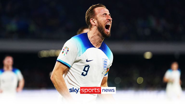 England&#39;s Harry Kane celebrates