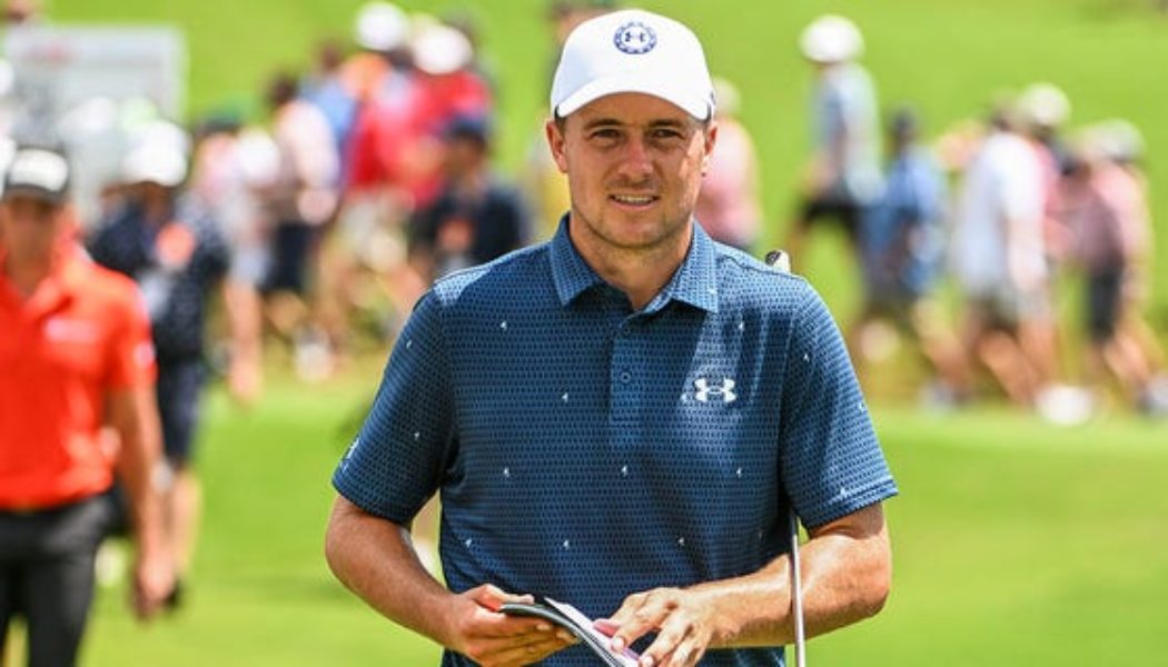 Jordan Spieth gifts fan who saved errant tee shot from going in water, helped him make cut: 'Sorry & thanks!' - Fox News