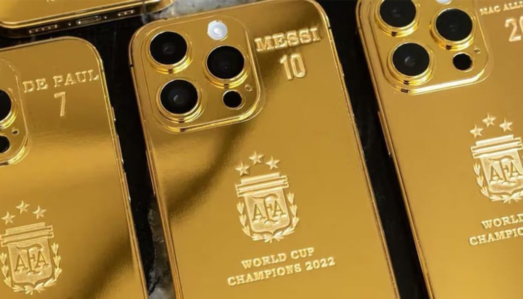 Lionel Messi Gifts World Cup-Winning Argentina Team 35 Gold iPhones