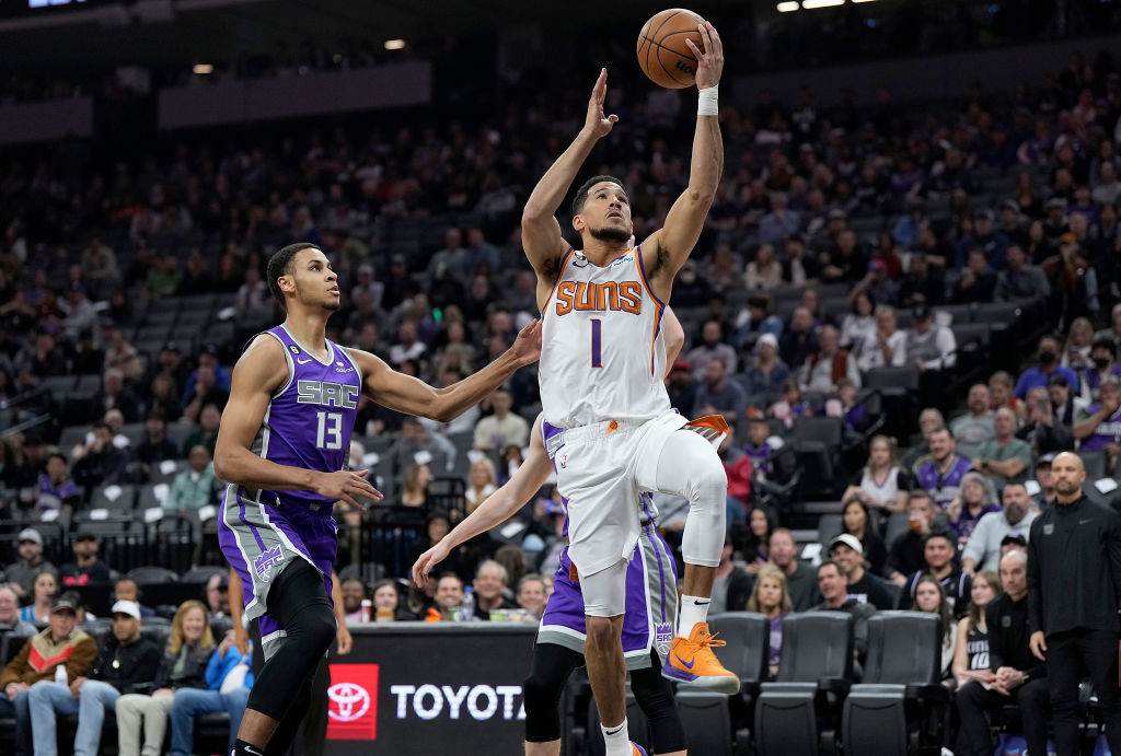 Phoenix Suns v Sacramento Kings