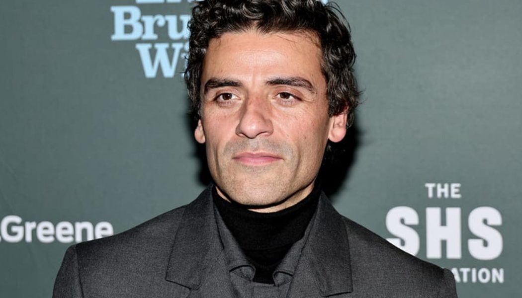 Oscar Isaac Reportedly In Talks To Play Kurt Vonnegut in Amazon's 'Helltown'