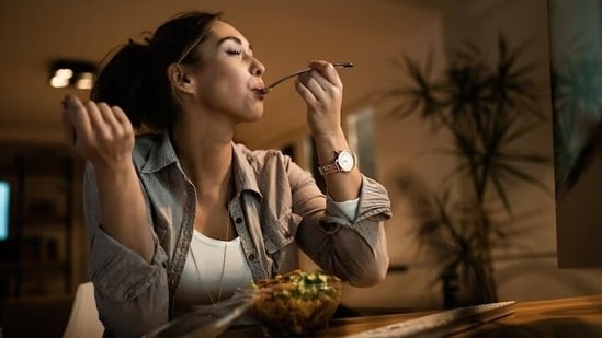 The emerging evidence shows how sitting all day with no exercise and consumption of fatty food can increase risk of heart disease, diabetes, fatty liver and many other deadly lifestyle diseases. (Freepik)