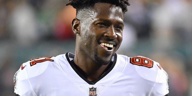 Tampa Bay Buccaneers wide receiver Antonio Brown during the Eagles game at Lincoln Financial Field in Philadelphia on Oct. 14, 2021.