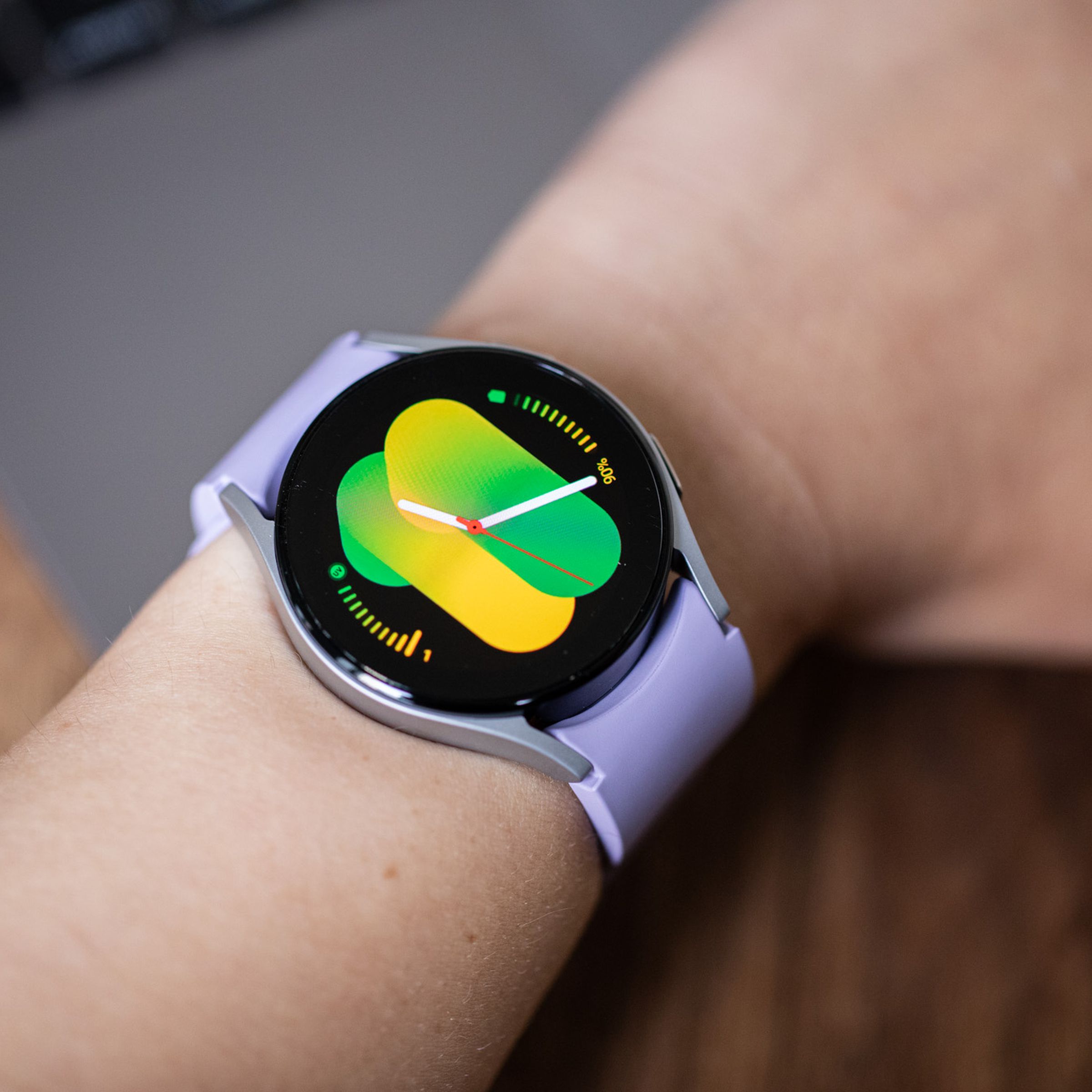 The 40mm Galaxy Watch 5 on the wrist