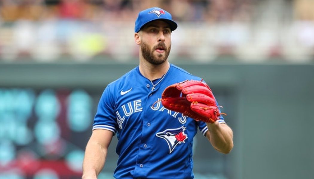 Blue Jays’ Anthony Bass takes shot at United Airlines after pregnant wife forced to pick up child’s mess - Fox News