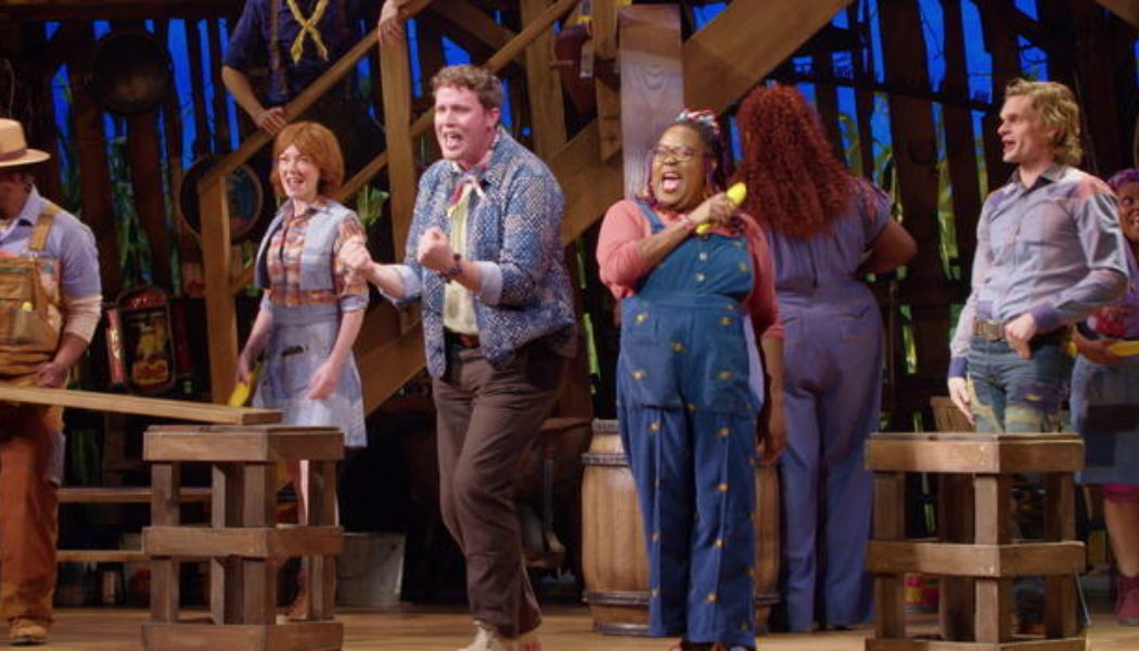 Country music and corn: Inside the new musical comedy "Shucked" - CBS News