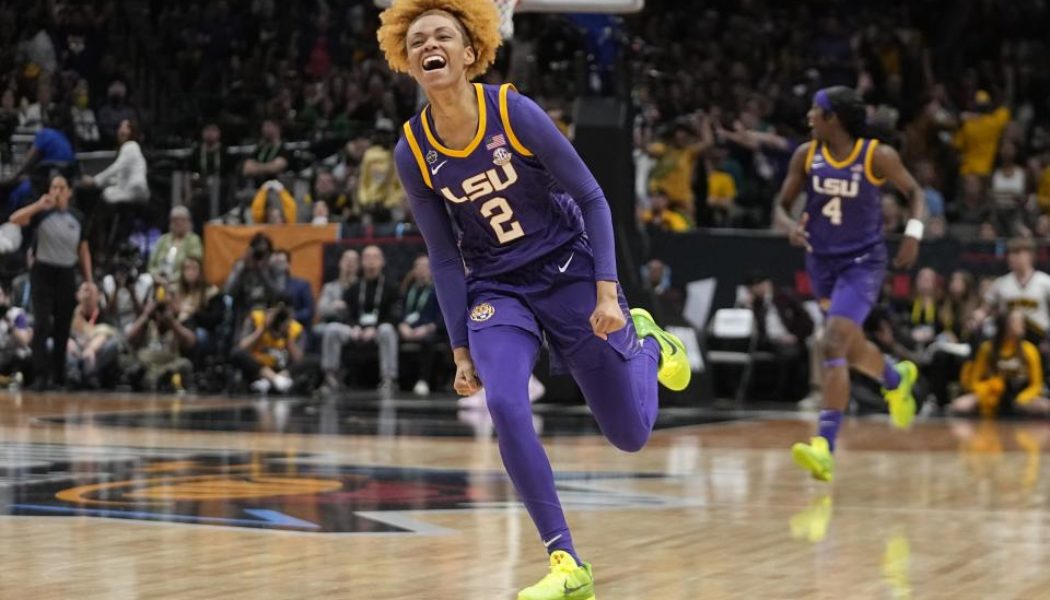 LSU blitzes Iowa, Caitlin Clark for sizzling national title fueled by bench hero Jasmine Carson - Yahoo Sports