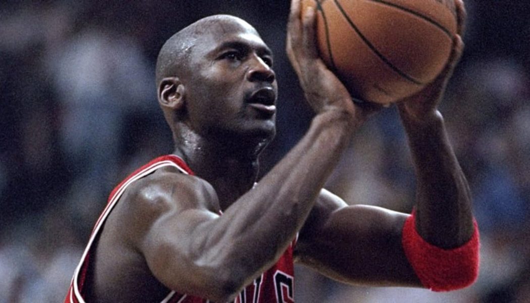 Michael Jordan Tops Anonymous Player Poll as NBA GOAT