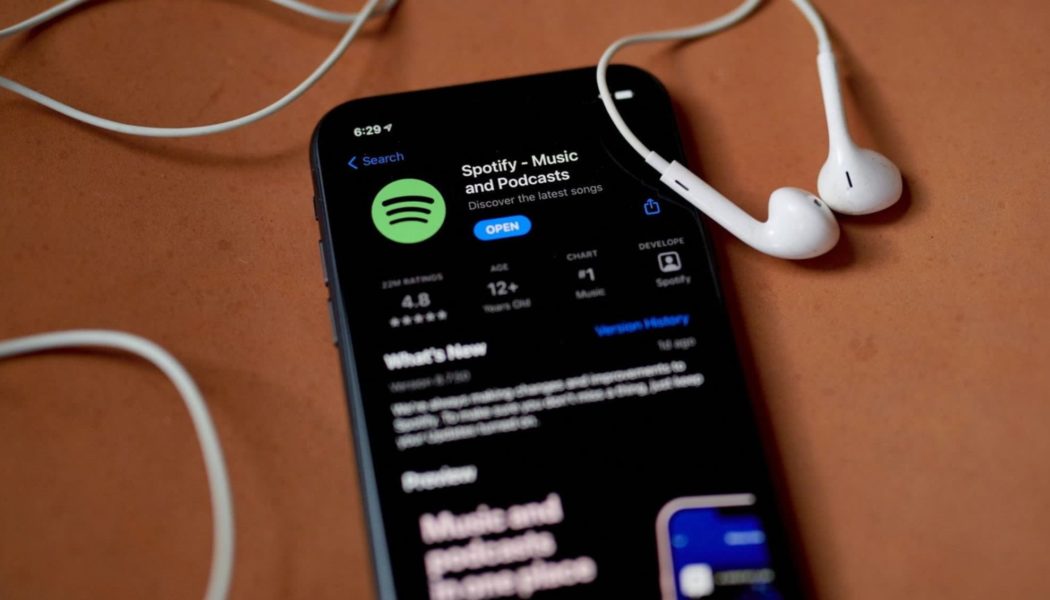 Streaming services urged to clamp down on AI-generated music - Financial Times