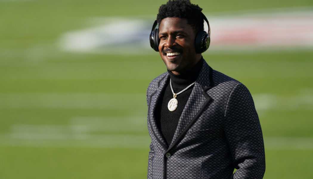 Antonio Brown Says He’s Signing With The Ravens, Twitter Calls Cap