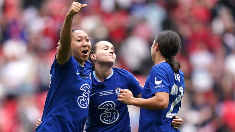 Lauren James celebrates Chelsea&#39;s opener with scorer Sam Kerr