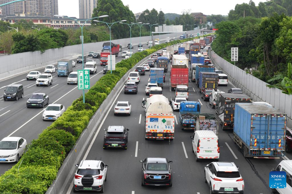 Heavy traffic is pictured on the expressway surrounding the city of Guangzhou, south China's Guangdong Province, April 29, 2023. /Xinhua