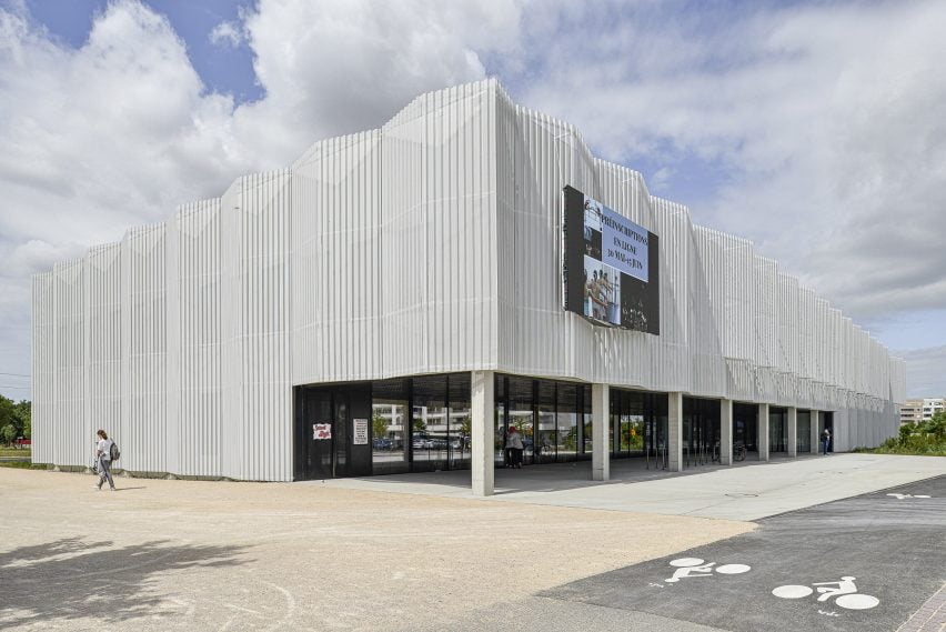 Exterior photo of the Conservatoire of Music and Dance from street level