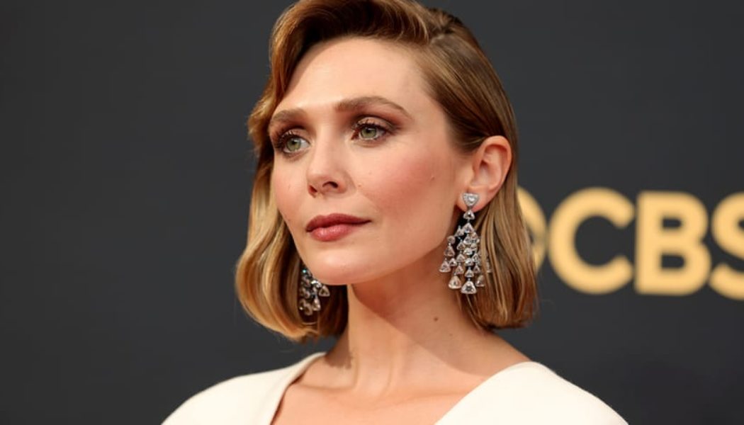 Elizabeth Olsen Advises New MCU Actors to Sign Short-Term Contracts