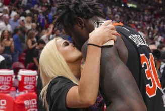 Ex-NBA player criticizes Knicks' Julius Randle for kissing wife right after playoff game