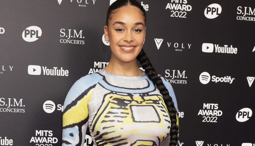 Jorja Smith’s “Little Things” Details the Magic in Uniqueness